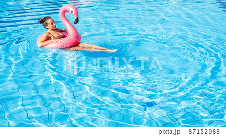 big breasted girl in swimsuit - Stock Illustration [109502492] - PIXTA