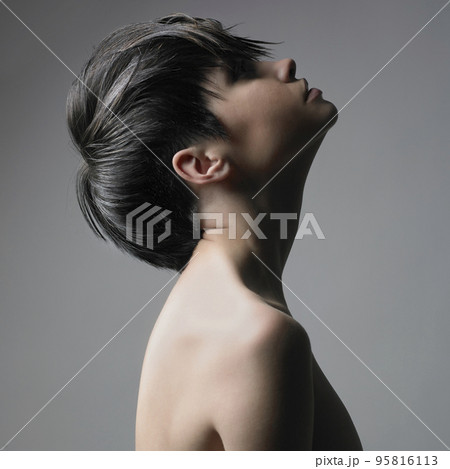 人物 女性 セクシー 外国人 魅力的 かっこいいの写真素材