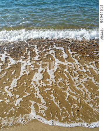 波打ち際 浜辺 波打際 波打ちぎわの写真素材 - PIXTA