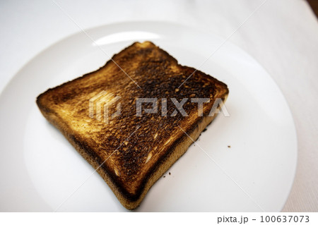 焦げた食パンページ 焦げた食パンの写真素材｜写真素材なら「写真AC」無料（フリー