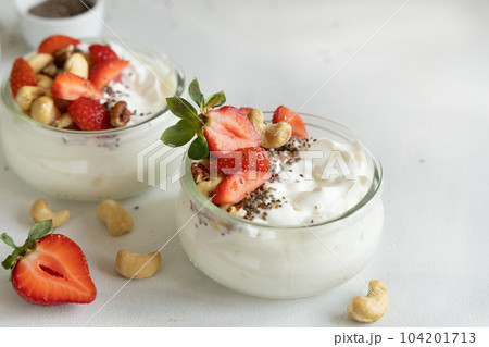 46.600+ Vasetti Yogurt Foto stock, immagini e fotografie royalty