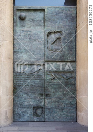 スペイン 教会 扉 旅行の写真素材 - PIXTA