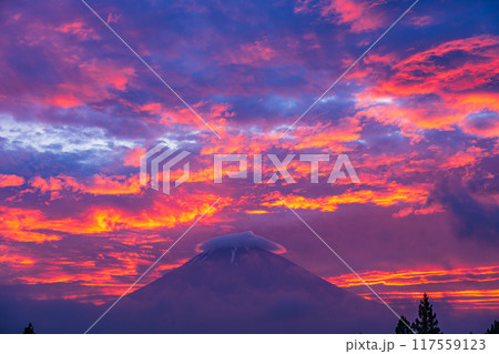 富士山 乙女峠 夕焼け 御殿場の写真素材 - PIXTA