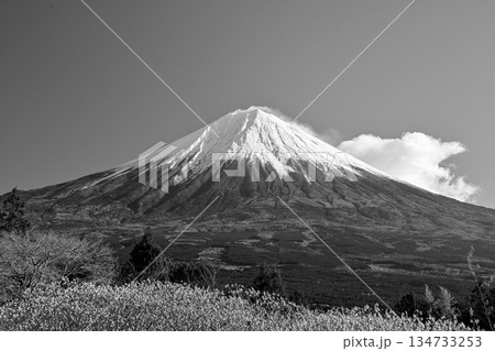 白黒 富士山 モノクロ 山の写真素材 - PIXTA