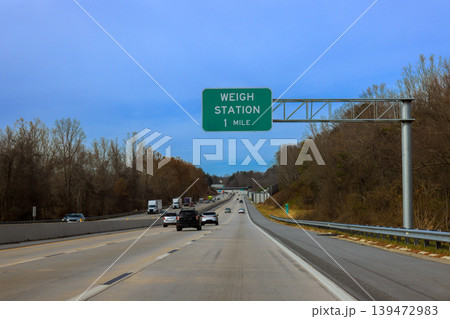 アメリカ 高速道路 インターステート 標識の写真素材 - PIXTA